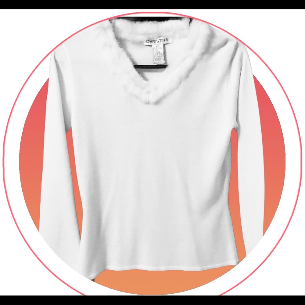 Christina women’s soft white long sleeve faux fur v-neck cuffed sweater Size SP